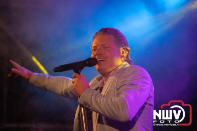 Thomas Berge kon de sfeer er wel in krijgen bij Kokki's Viert de Zomer, nadat Nederland door was naar de halve finale EK voetbal. - © NWVFoto.nl