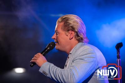 Thomas Berge kon de sfeer er wel in krijgen bij Kokki's Viert de Zomer, nadat Nederland door was naar de halve finale EK voetbal. - © NWVFoto.nl