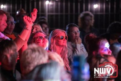 Thomas Berge kon de sfeer er wel in krijgen bij Kokki's Viert de Zomer, nadat Nederland door was naar de halve finale EK voetbal. - © NWVFoto.nl