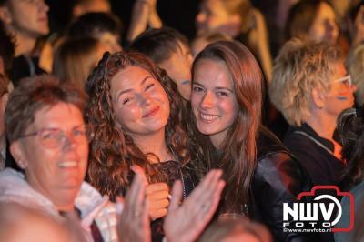 Thomas Berge kon de sfeer er wel in krijgen bij Kokki's Viert de Zomer, nadat Nederland door was naar de halve finale EK voetbal. - © NWVFoto.nl