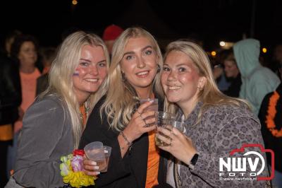 Thomas Berge kon de sfeer er wel in krijgen bij Kokki's Viert de Zomer, nadat Nederland door was naar de halve finale EK voetbal. - © NWVFoto.nl