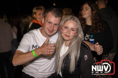 Thomas Berge kon de sfeer er wel in krijgen bij Kokki's Viert de Zomer, nadat Nederland door was naar de halve finale EK voetbal. - © NWVFoto.nl