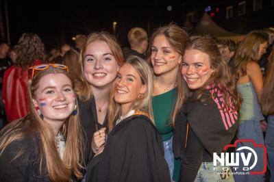 Thomas Berge kon de sfeer er wel in krijgen bij Kokki's Viert de Zomer, nadat Nederland door was naar de halve finale EK voetbal. - © NWVFoto.nl