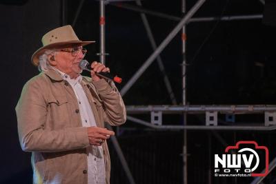 Thomas Berge kon de sfeer er wel in krijgen bij Kokki's Viert de Zomer, nadat Nederland door was naar de halve finale EK voetbal. - © NWVFoto.nl