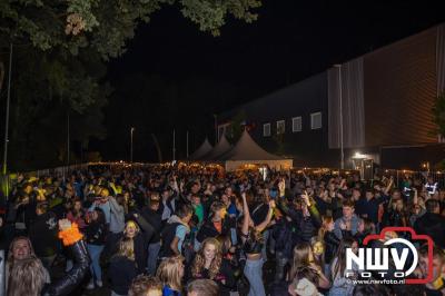 Thomas Berge kon de sfeer er wel in krijgen bij Kokki's Viert de Zomer, nadat Nederland door was naar de halve finale EK voetbal. - © NWVFoto.nl