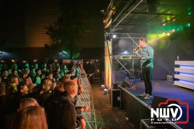 Thomas Berge kon de sfeer er wel in krijgen bij Kokki's Viert de Zomer, nadat Nederland door was naar de halve finale EK voetbal. - © NWVFoto.nl