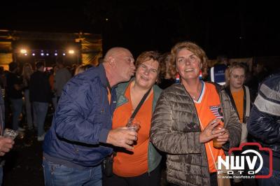 Thomas Berge kon de sfeer er wel in krijgen bij Kokki's Viert de Zomer, nadat Nederland door was naar de halve finale EK voetbal. - © NWVFoto.nl