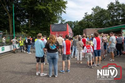 Regio loopt uit om Ajax te zien spelen tegen Stvv op Sportpark Bovenmolen in Oldebroek. - © NWVFoto.nl