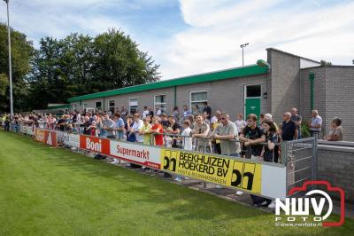 Regio loopt uit om Ajax te zien spelen tegen Stvv op Sportpark Bovenmolen in Oldebroek. - © NWVFoto.nl