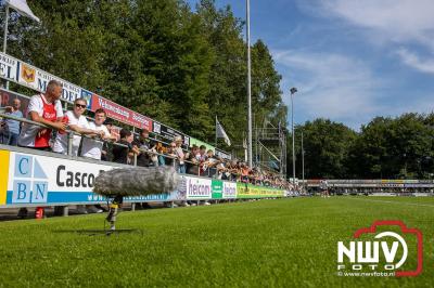 Regio loopt uit om Ajax te zien spelen tegen Stvv op Sportpark Bovenmolen in Oldebroek. - © NWVFoto.nl