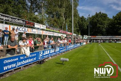 Regio loopt uit om Ajax te zien spelen tegen Stvv op Sportpark Bovenmolen in Oldebroek. - © NWVFoto.nl