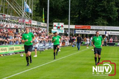 Regio loopt uit om Ajax te zien spelen tegen Stvv op Sportpark Bovenmolen in Oldebroek. - © NWVFoto.nl