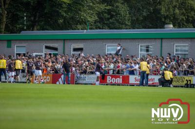 Regio loopt uit om Ajax te zien spelen tegen Stvv op Sportpark Bovenmolen in Oldebroek. - © NWVFoto.nl