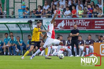 Regio loopt uit om Ajax te zien spelen tegen Stvv op Sportpark Bovenmolen in Oldebroek. - © NWVFoto.nl