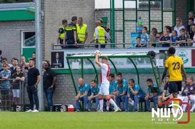 Regio loopt uit om Ajax te zien spelen tegen Stvv op Sportpark Bovenmolen in Oldebroek. - © NWVFoto.nl