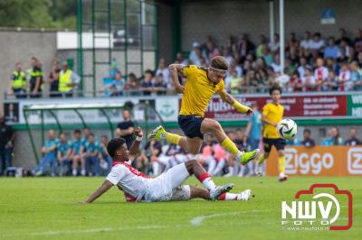 Regio loopt uit om Ajax te zien spelen tegen Stvv op Sportpark Bovenmolen in Oldebroek. - © NWVFoto.nl