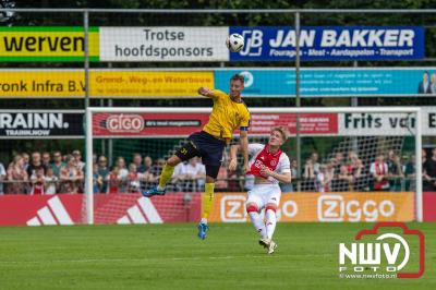 Regio loopt uit om Ajax te zien spelen tegen Stvv op Sportpark Bovenmolen in Oldebroek. - © NWVFoto.nl