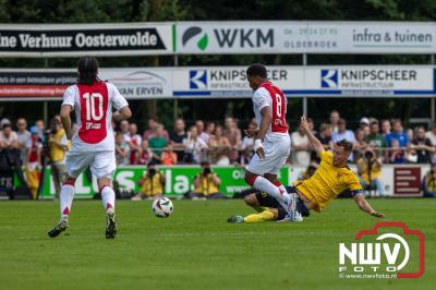 Regio loopt uit om Ajax te zien spelen tegen Stvv op Sportpark Bovenmolen in Oldebroek. - © NWVFoto.nl