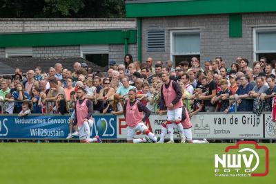 Regio loopt uit om Ajax te zien spelen tegen Stvv op Sportpark Bovenmolen in Oldebroek. - © NWVFoto.nl