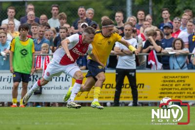 Regio loopt uit om Ajax te zien spelen tegen Stvv op Sportpark Bovenmolen in Oldebroek. - © NWVFoto.nl