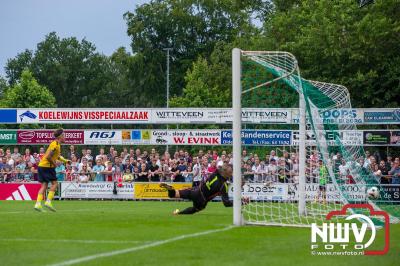 Regio loopt uit om Ajax te zien spelen tegen Stvv op Sportpark Bovenmolen in Oldebroek. - © NWVFoto.nl