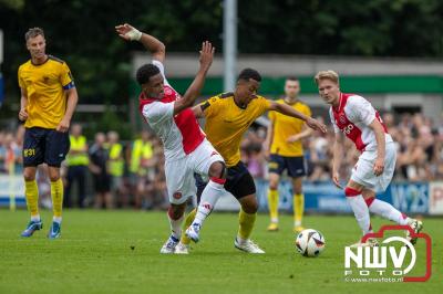 Regio loopt uit om Ajax te zien spelen tegen Stvv op Sportpark Bovenmolen in Oldebroek. - © NWVFoto.nl