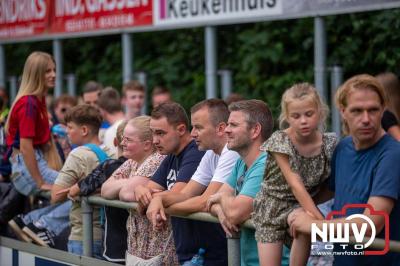 Regio loopt uit om Ajax te zien spelen tegen Stvv op Sportpark Bovenmolen in Oldebroek. - © NWVFoto.nl