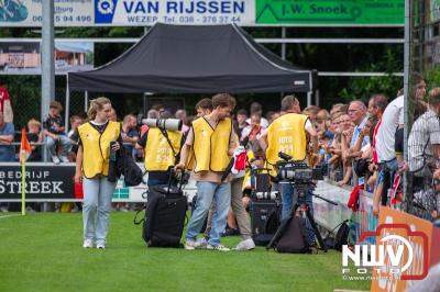 Regio loopt uit om Ajax te zien spelen tegen Stvv op Sportpark Bovenmolen in Oldebroek. - © NWVFoto.nl