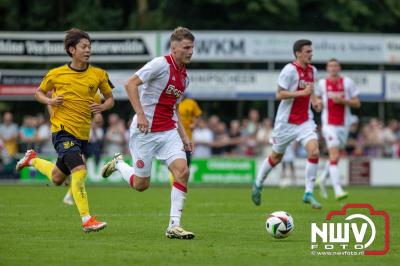 Regio loopt uit om Ajax te zien spelen tegen Stvv op Sportpark Bovenmolen in Oldebroek. - © NWVFoto.nl