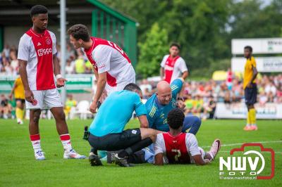 Regio loopt uit om Ajax te zien spelen tegen Stvv op Sportpark Bovenmolen in Oldebroek. - © NWVFoto.nl