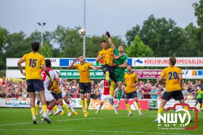 Regio loopt uit om Ajax te zien spelen tegen Stvv op Sportpark Bovenmolen in Oldebroek. - © NWVFoto.nl