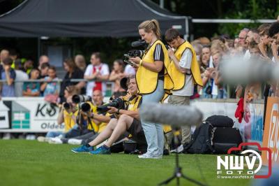 Regio loopt uit om Ajax te zien spelen tegen Stvv op Sportpark Bovenmolen in Oldebroek. - © NWVFoto.nl