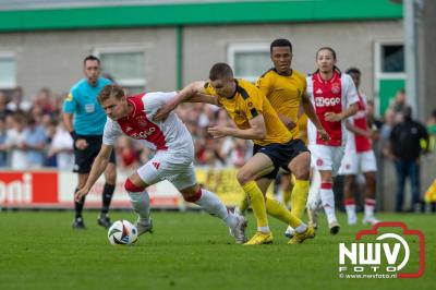 Regio loopt uit om Ajax te zien spelen tegen Stvv op Sportpark Bovenmolen in Oldebroek. - © NWVFoto.nl