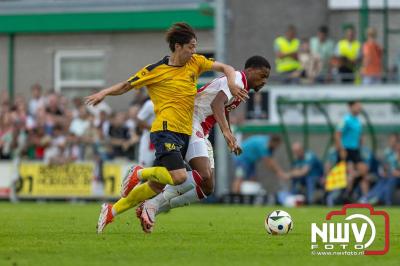 Regio loopt uit om Ajax te zien spelen tegen Stvv op Sportpark Bovenmolen in Oldebroek. - © NWVFoto.nl