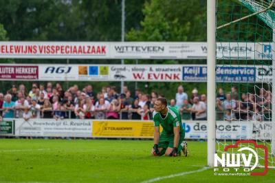 Regio loopt uit om Ajax te zien spelen tegen Stvv op Sportpark Bovenmolen in Oldebroek. - © NWVFoto.nl