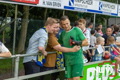 Regio loopt uit om Ajax te zien spelen tegen Stvv op Sportpark Bovenmolen in Oldebroek. - © NWVFoto.nl