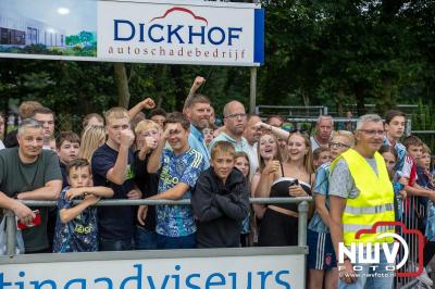 Regio loopt uit om Ajax te zien spelen tegen Stvv op Sportpark Bovenmolen in Oldebroek. - © NWVFoto.nl