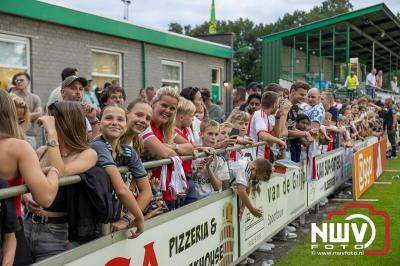 Regio loopt uit om Ajax te zien spelen tegen Stvv op Sportpark Bovenmolen in Oldebroek. - © NWVFoto.nl