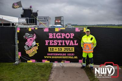 Tent was weer afgeladen op de eerste avond van het BigPop Festival met Zeroos Heroes, Piraten Power Hour en Outsiders.  - © NWVFoto.nl