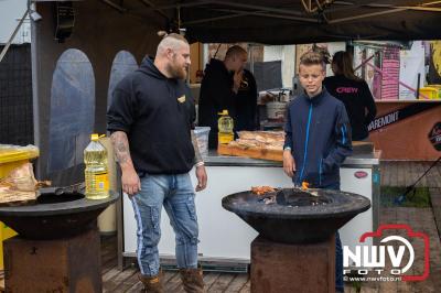 Tent was weer afgeladen op de eerste avond van het BigPop Festival met Zeroos Heroes, Piraten Power Hour en Outsiders.  - © NWVFoto.nl