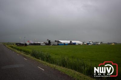 Tent was weer afgeladen op de eerste avond van het BigPop Festival met Zeroos Heroes, Piraten Power Hour en Outsiders.  - © NWVFoto.nl