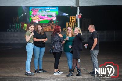 Tent was weer afgeladen op de eerste avond van het BigPop Festival met Zeroos Heroes, Piraten Power Hour en Outsiders.  - © NWVFoto.nl