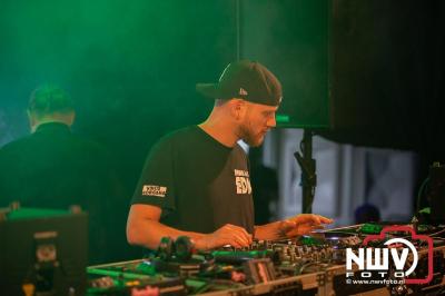 Tent was weer afgeladen op de eerste avond van het BigPop Festival met Zeroos Heroes, Piraten Power Hour en Outsiders.  - © NWVFoto.nl