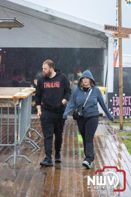 Tent was weer afgeladen op de eerste avond van het BigPop Festival met Zeroos Heroes, Piraten Power Hour en Outsiders.  - © NWVFoto.nl