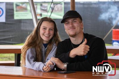 Tent was weer afgeladen op de eerste avond van het BigPop Festival met Zeroos Heroes, Piraten Power Hour en Outsiders.  - © NWVFoto.nl