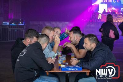 Tent was weer afgeladen op de eerste avond van het BigPop Festival met Zeroos Heroes, Piraten Power Hour en Outsiders.  - © NWVFoto.nl