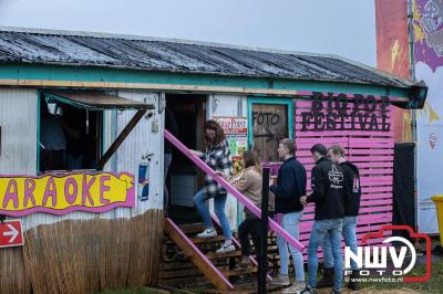 Tent was weer afgeladen op de eerste avond van het BigPop Festival met Zeroos Heroes, Piraten Power Hour en Outsiders.  - © NWVFoto.nl