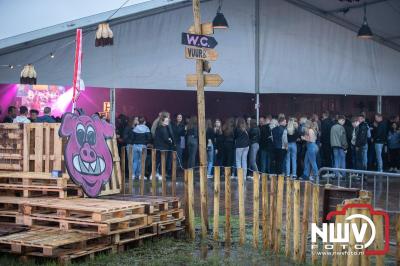 Tent was weer afgeladen op de eerste avond van het BigPop Festival met Zeroos Heroes, Piraten Power Hour en Outsiders.  - © NWVFoto.nl