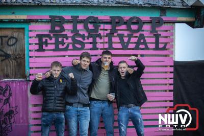 Tent was weer afgeladen op de eerste avond van het BigPop Festival met Zeroos Heroes, Piraten Power Hour en Outsiders.  - © NWVFoto.nl