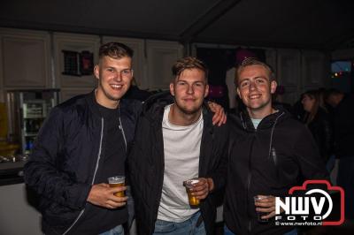 Tent was weer afgeladen op de eerste avond van het BigPop Festival met Zeroos Heroes, Piraten Power Hour en Outsiders.  - © NWVFoto.nl